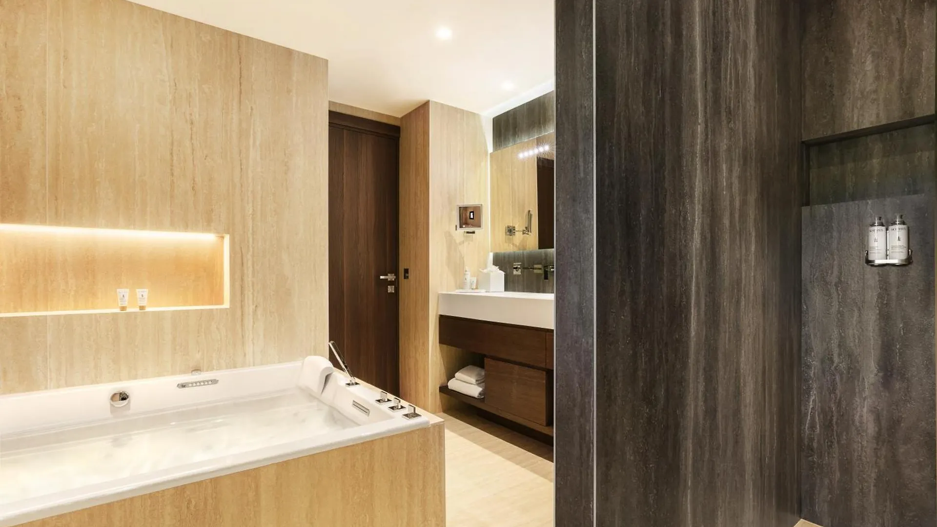 Villa Cosy, Hotel & Spa 쎙뜨호뻬 5*,